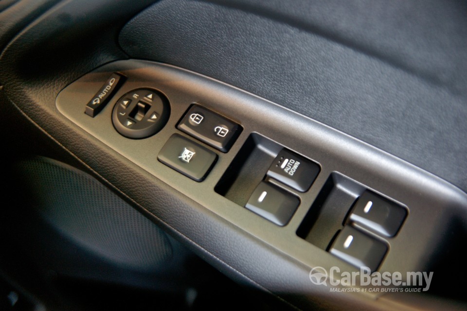 Kia Cerato YD (2013) Interior