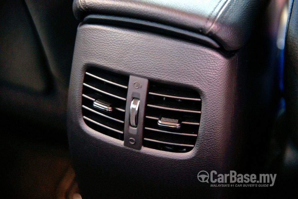 Kia Cerato YD (2013) Interior