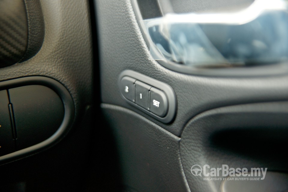 Kia Cerato YD (2013) Interior