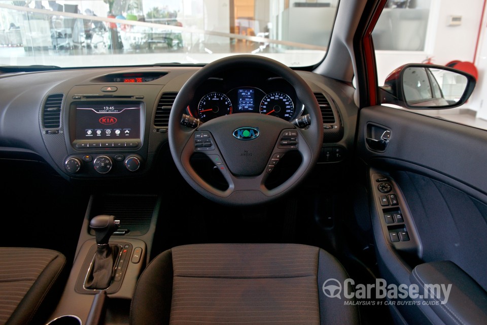 Kia Cerato YD (2013) Interior