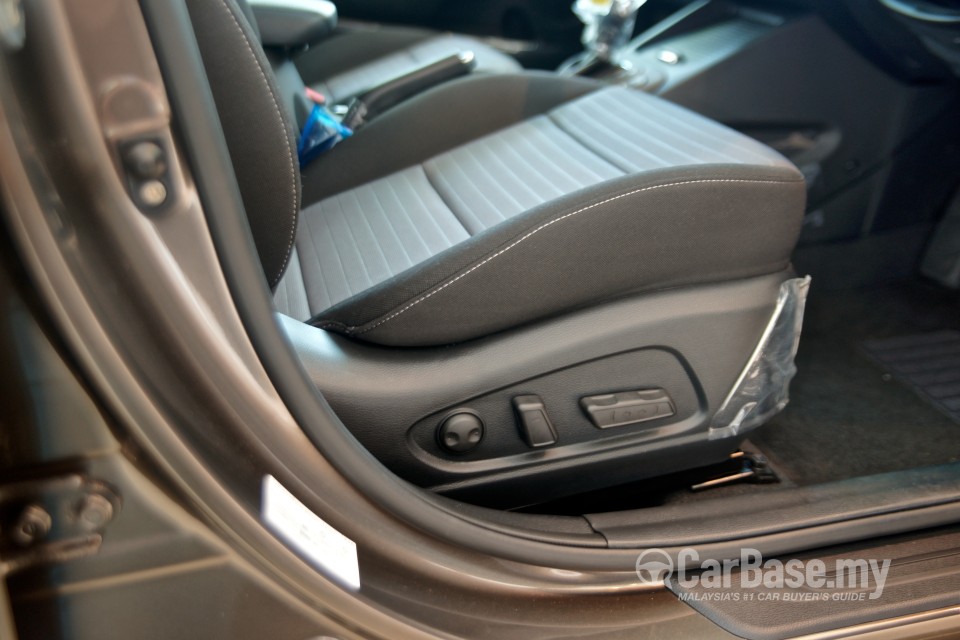 Kia Cerato YD (2013) Interior