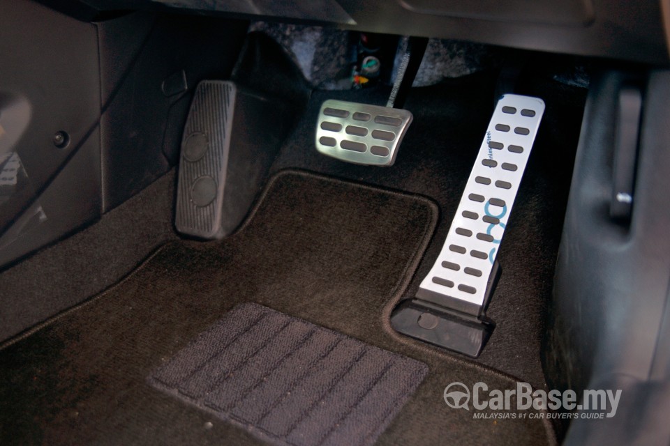 Kia Cerato YD (2013) Interior