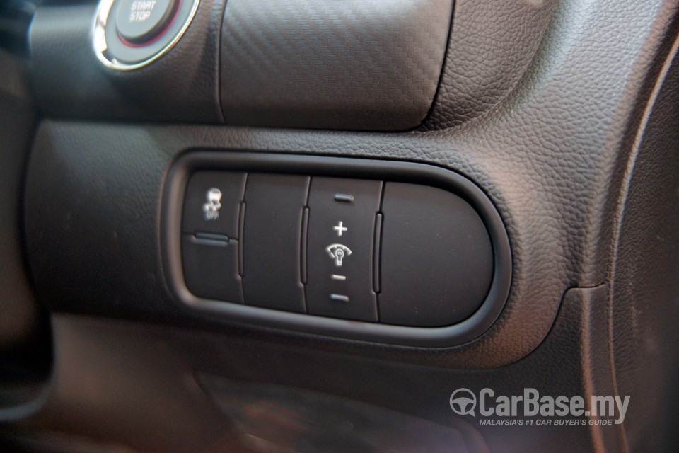 Kia Cerato YD (2013) Interior
