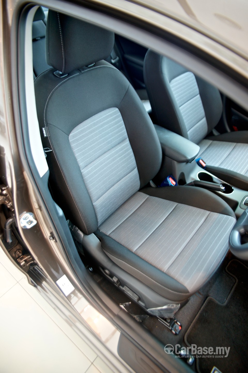 Kia Cerato YD (2013) Interior