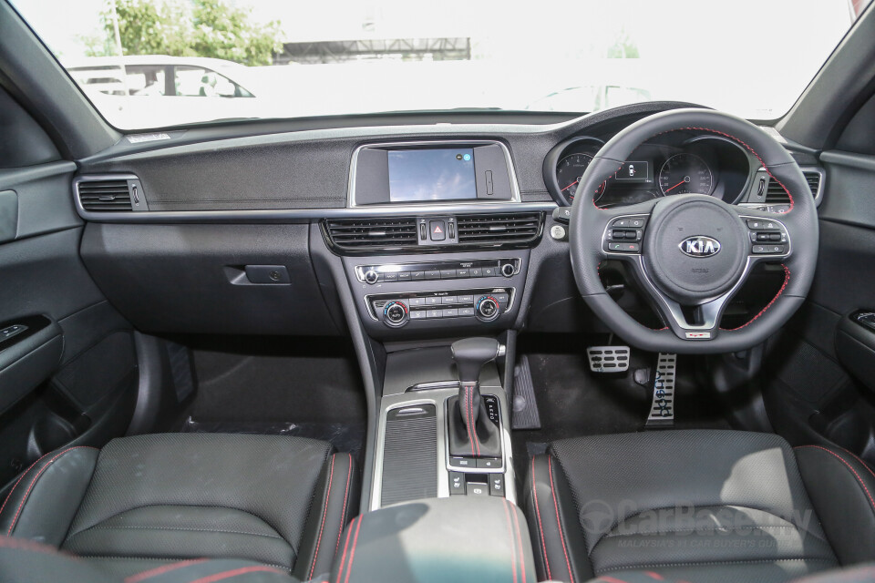 Proton Exora Mk1 RC (2019) Interior