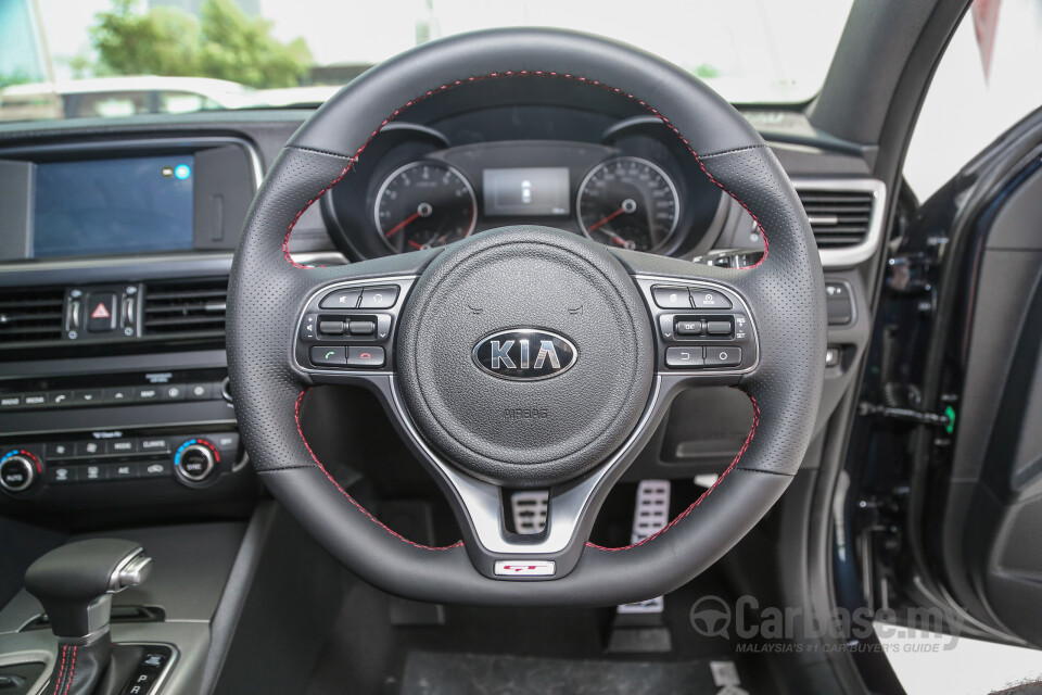 Proton Exora Mk1 RC (2019) Interior