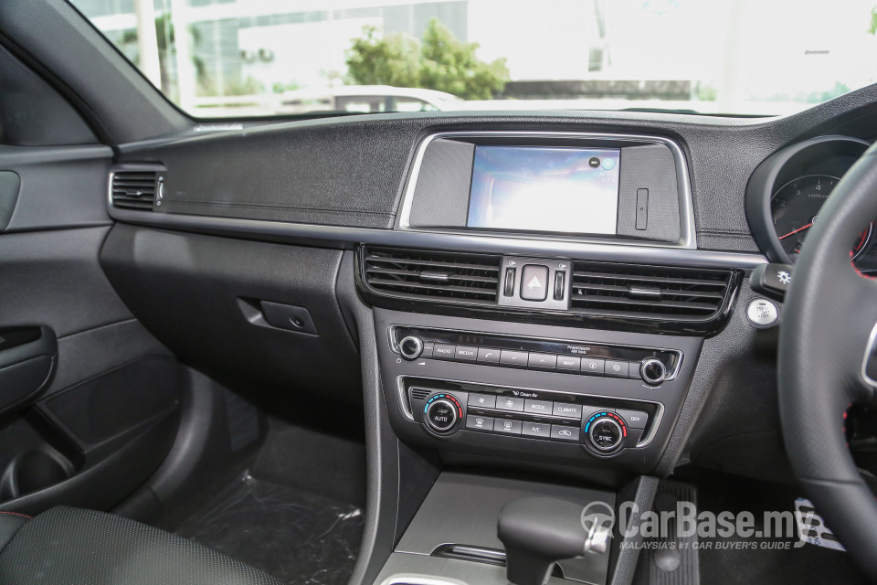 Kia Optima JF (2017) Interior