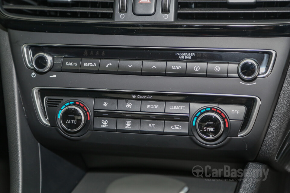 Perodua Aruz D38L (2019) Interior