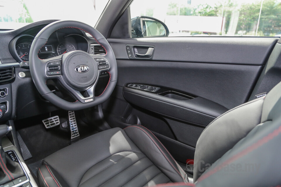 Perodua Aruz D38L (2019) Interior