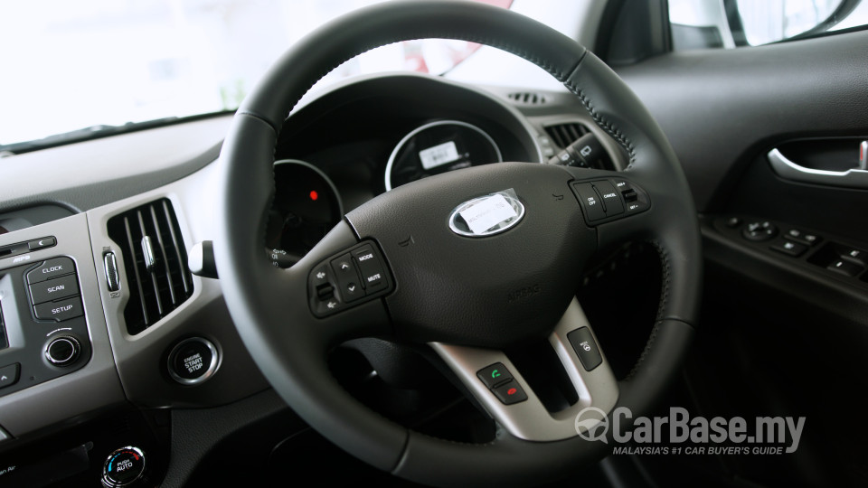 Kia Sportage SL Facelift (2014) Interior