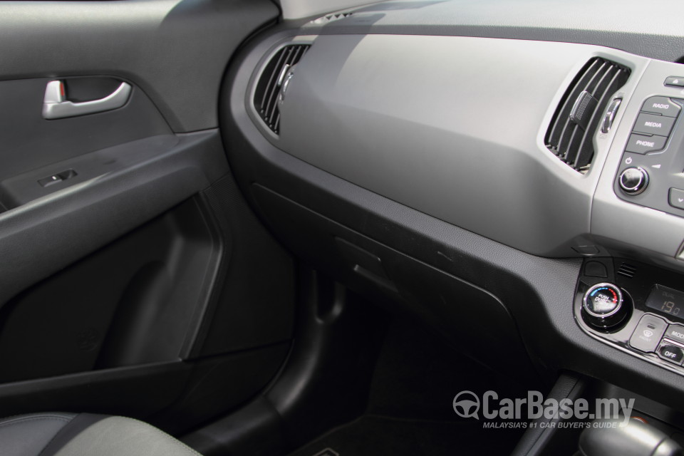 Kia Sportage SL Facelift (2014) Interior