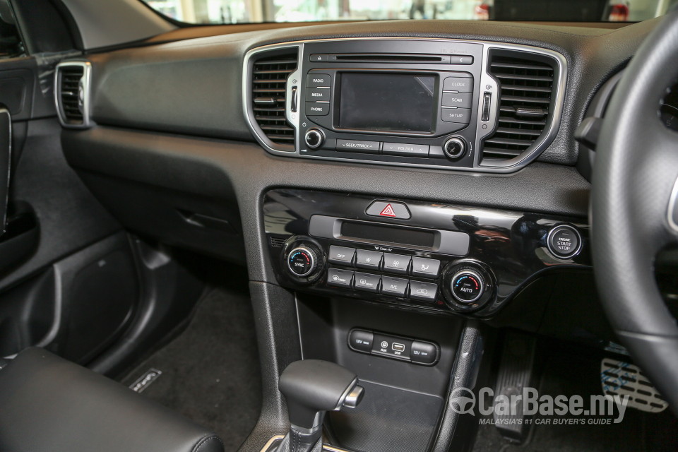 Kia Sportage QL (2016) Interior