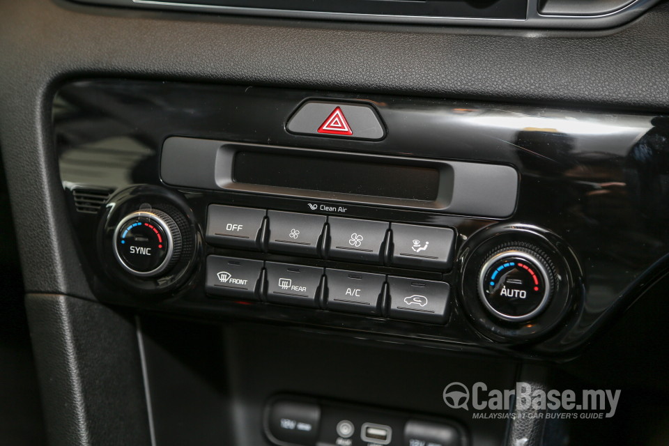 Kia Sportage QL (2016) Interior