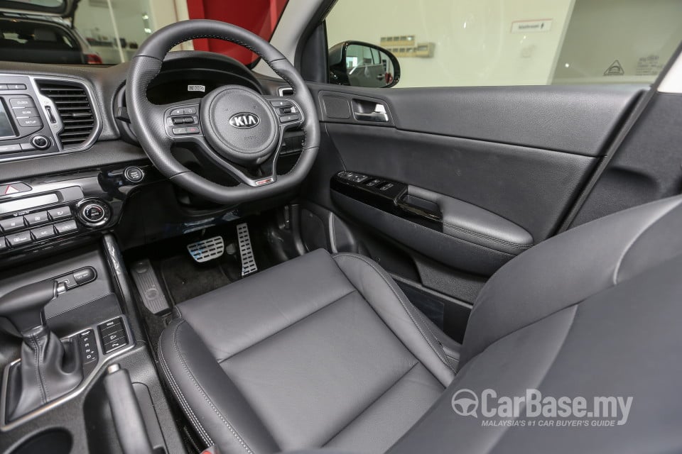 Kia Sportage QL (2016) Interior