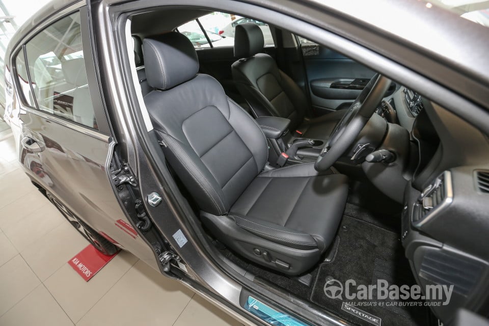 Kia Sportage QL (2016) Interior