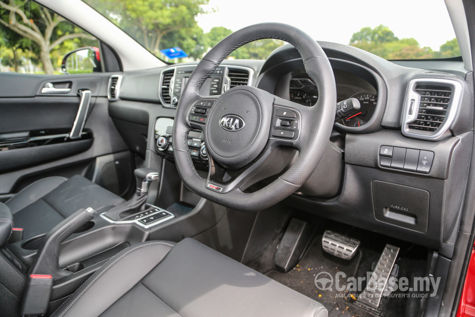 Kia Sportage QL (2016) Interior