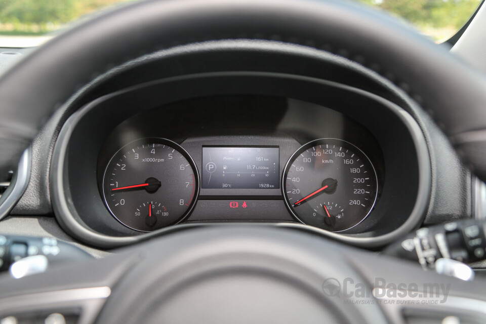 Toyota Innova AN140 (2016) Interior