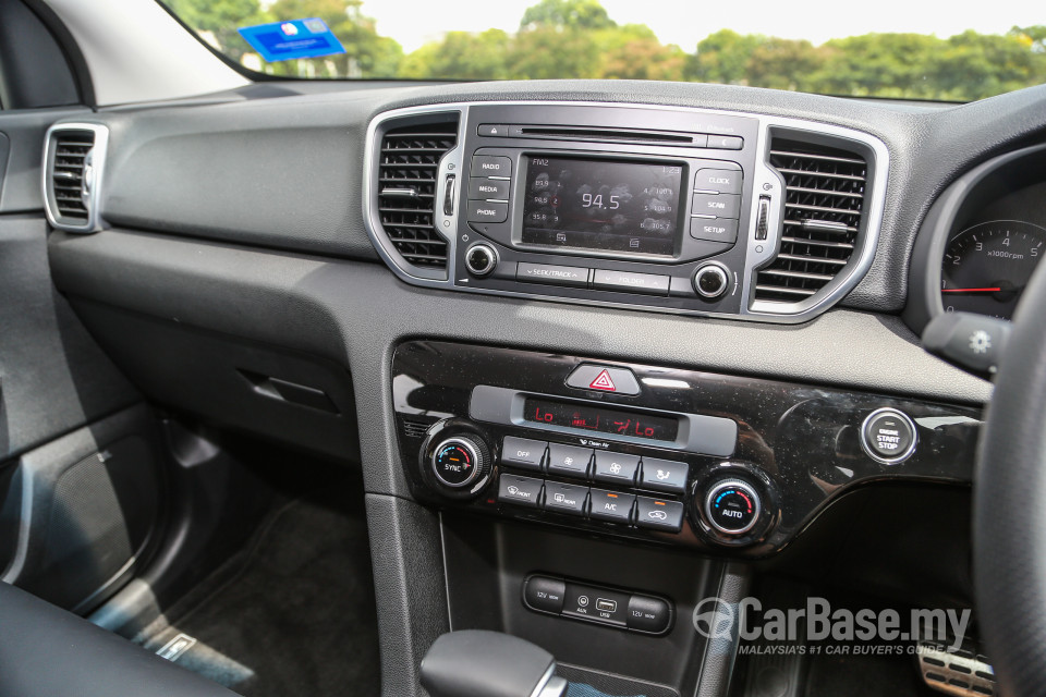 Kia Sportage QL (2016) Interior