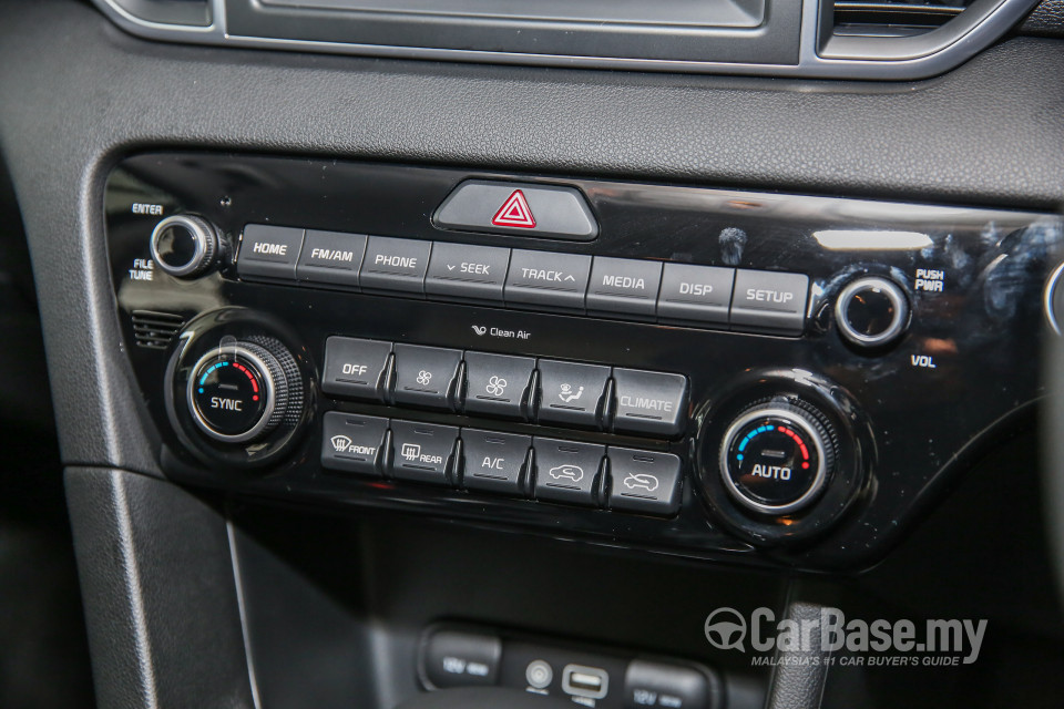 Kia Sportage QL (2016) Interior