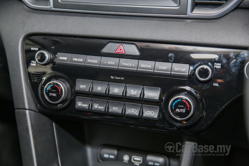 Nissan Navara D23 (2015) Interior