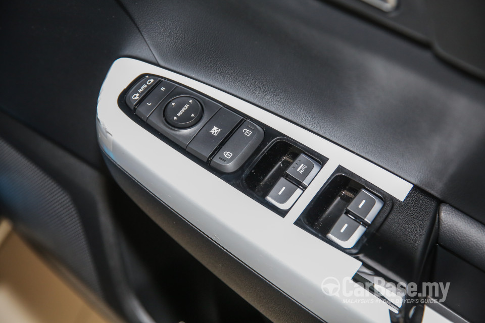 Kia Sportage QL (2016) Interior