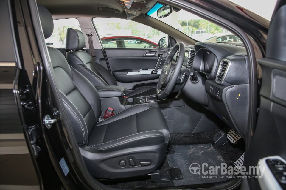 Kia Sportage QL (2016) Interior