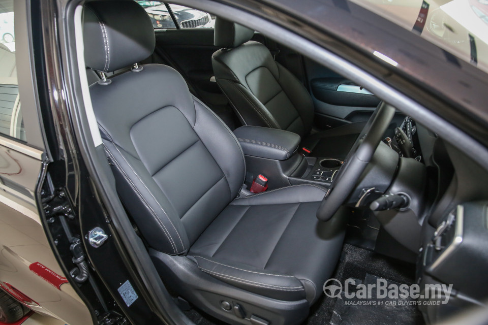 Kia Sportage QL (2016) Interior