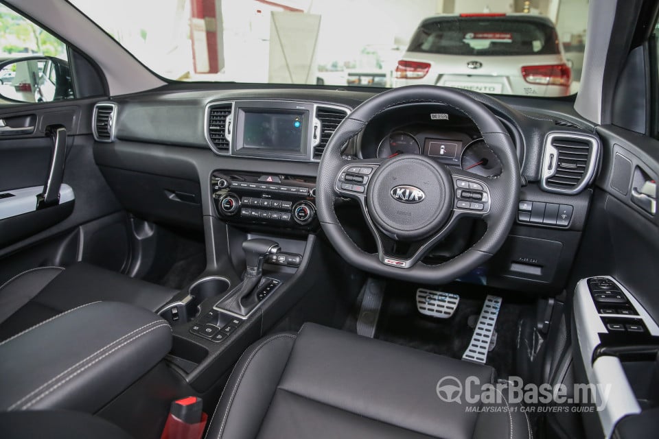 Kia Sportage QL (2016) Interior