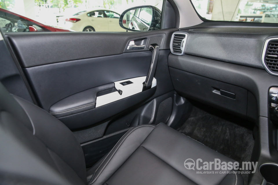 Kia Sportage QL (2016) Interior