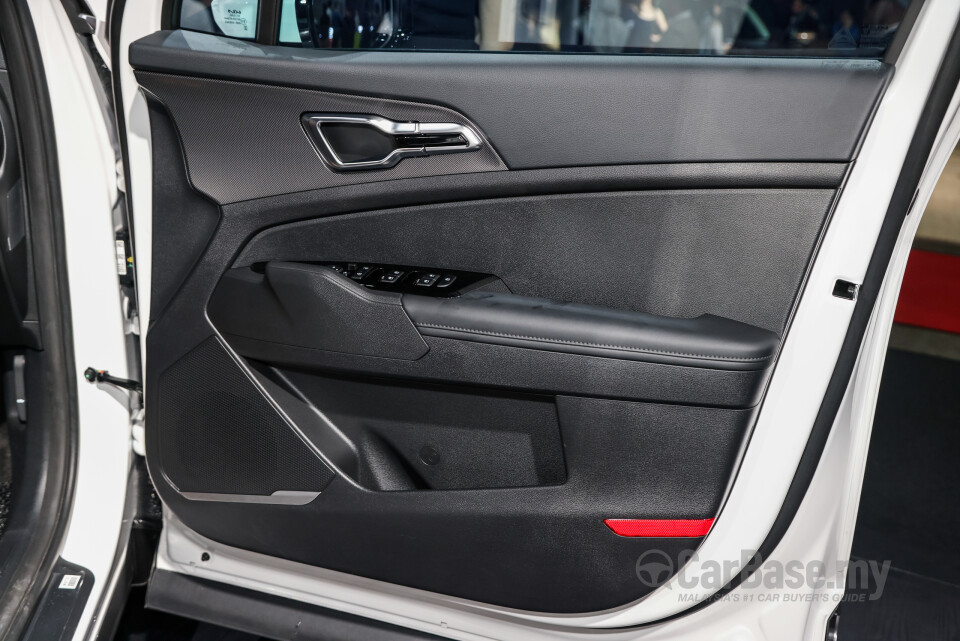 Kia Sportage NQ5 (2024) Interior