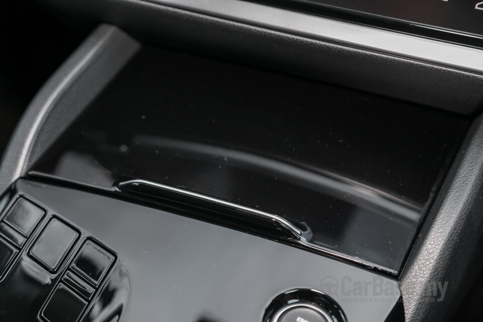 Kia Sportage NQ5 (2024) Interior