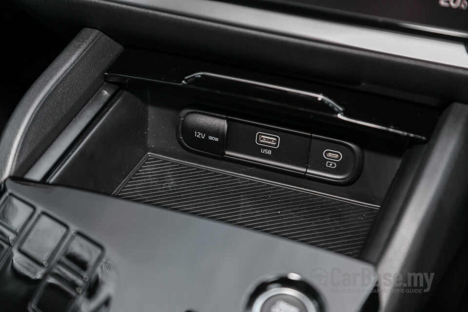 Kia Sportage NQ5 (2024) Interior