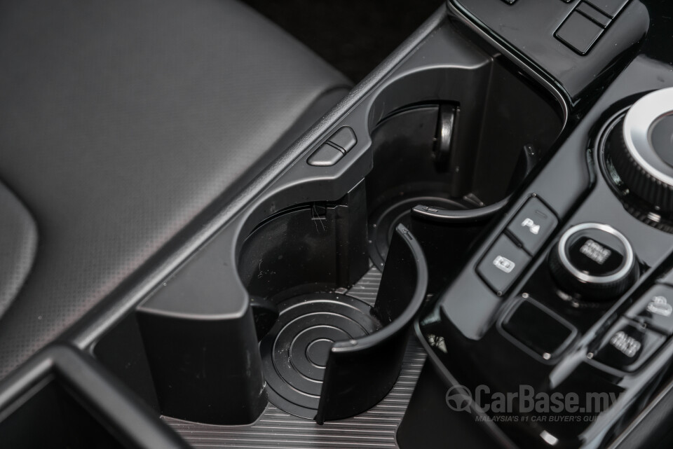 Kia Sportage NQ5 (2024) Interior