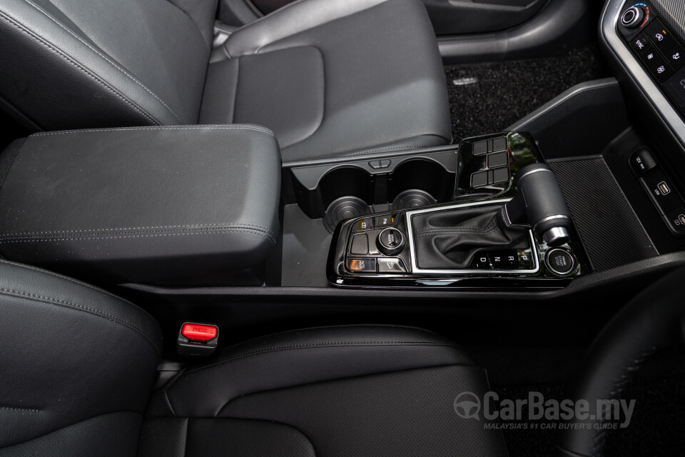 Kia Sportage NQ5 (2024) Interior