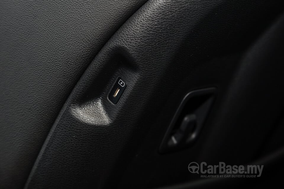 Kia Sportage NQ5 (2024) Interior
