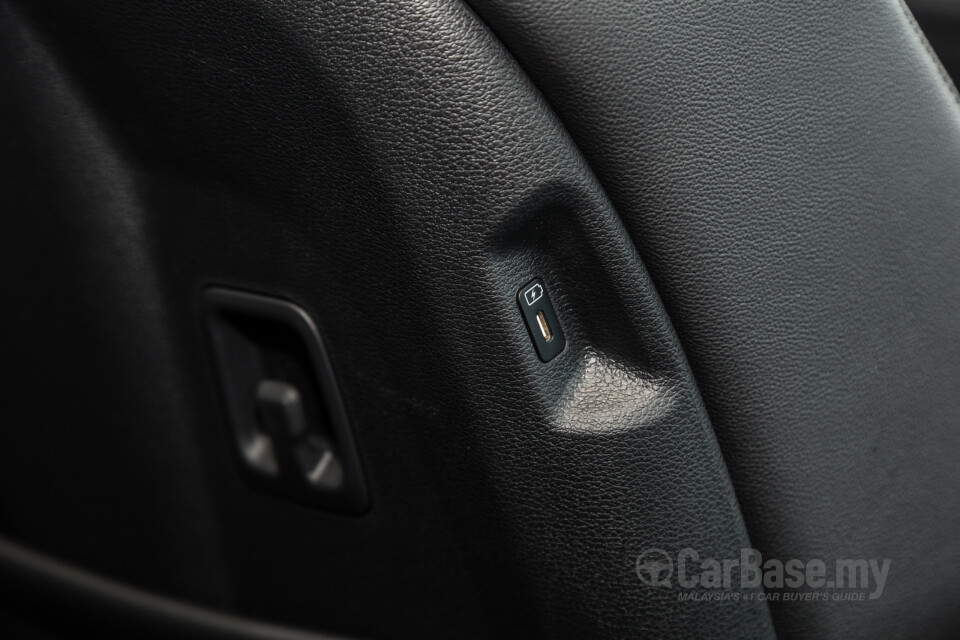 Kia Sportage NQ5 (2024) Interior