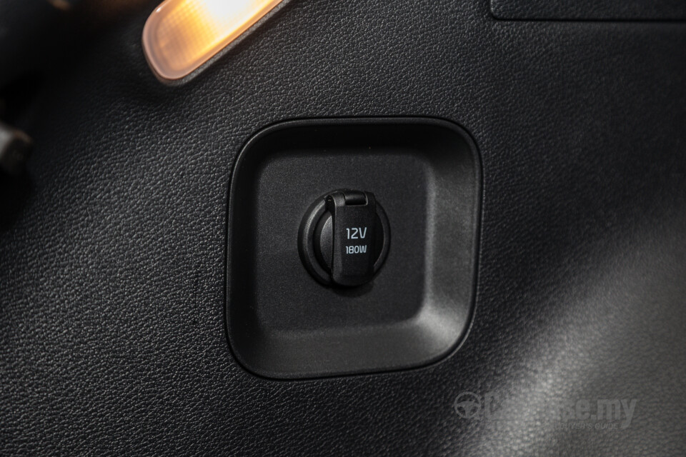Kia Sportage NQ5 (2024) Interior
