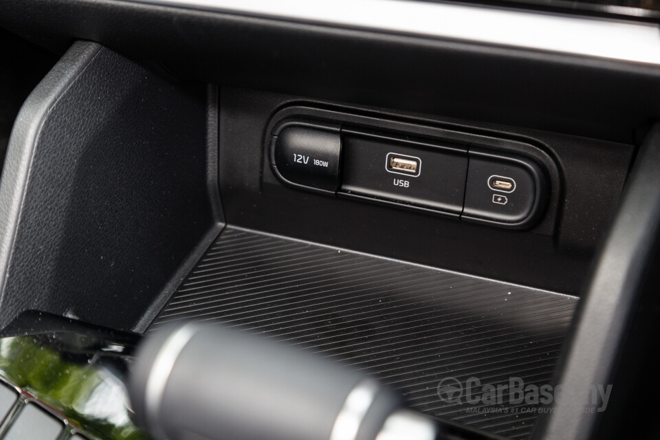 Kia Sportage NQ5 (2024) Interior