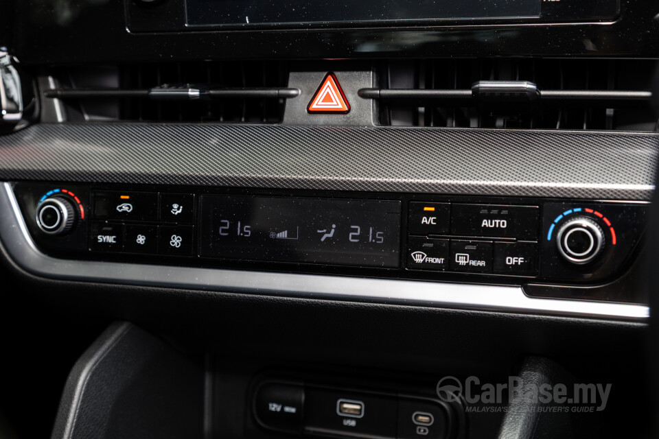 Kia Sportage NQ5 (2024) Interior