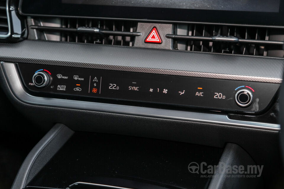 Kia Sportage NQ5 (2024) Interior