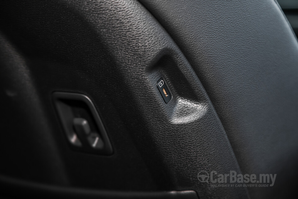 Kia Sportage NQ5 (2024) Interior