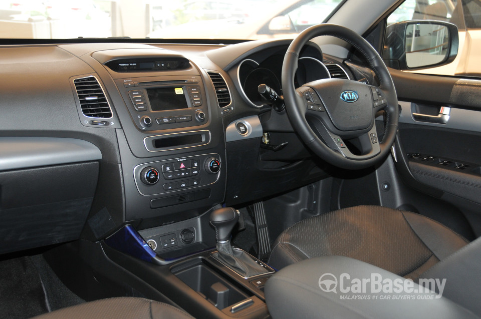 Kia Sorento Mk2 Facelift (2013) Interior