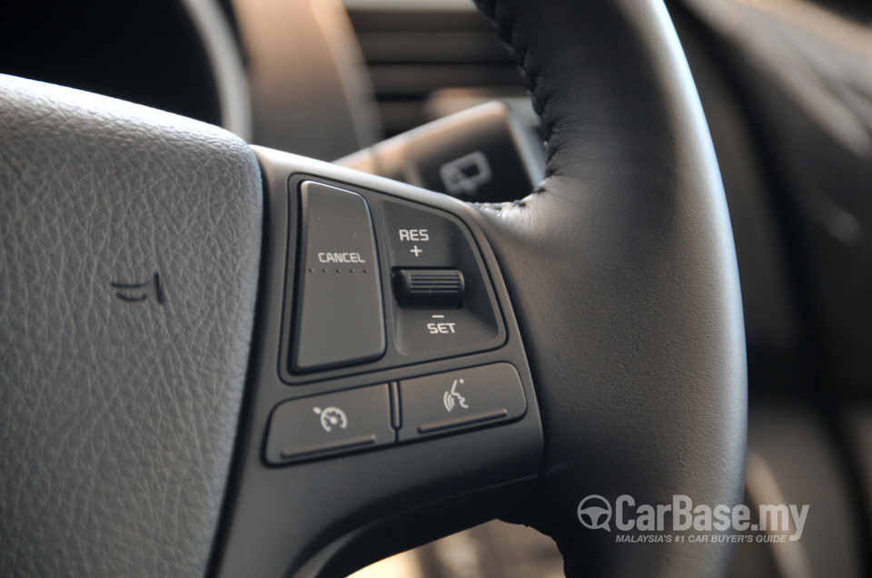 Kia Sorento Mk2 Facelift (2013) Interior