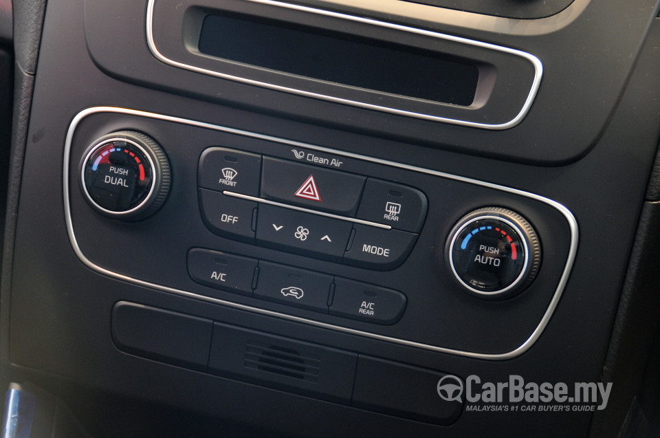 Kia Sorento Mk2 Facelift (2013) Interior