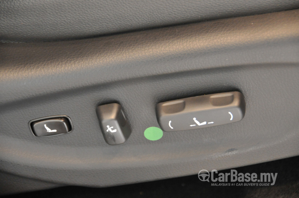 Kia Sorento Mk2 Facelift (2013) Interior