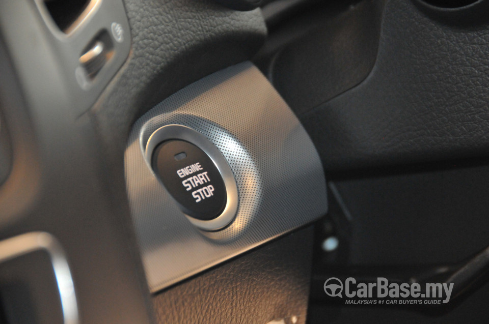 Kia Sorento Mk2 Facelift (2013) Interior