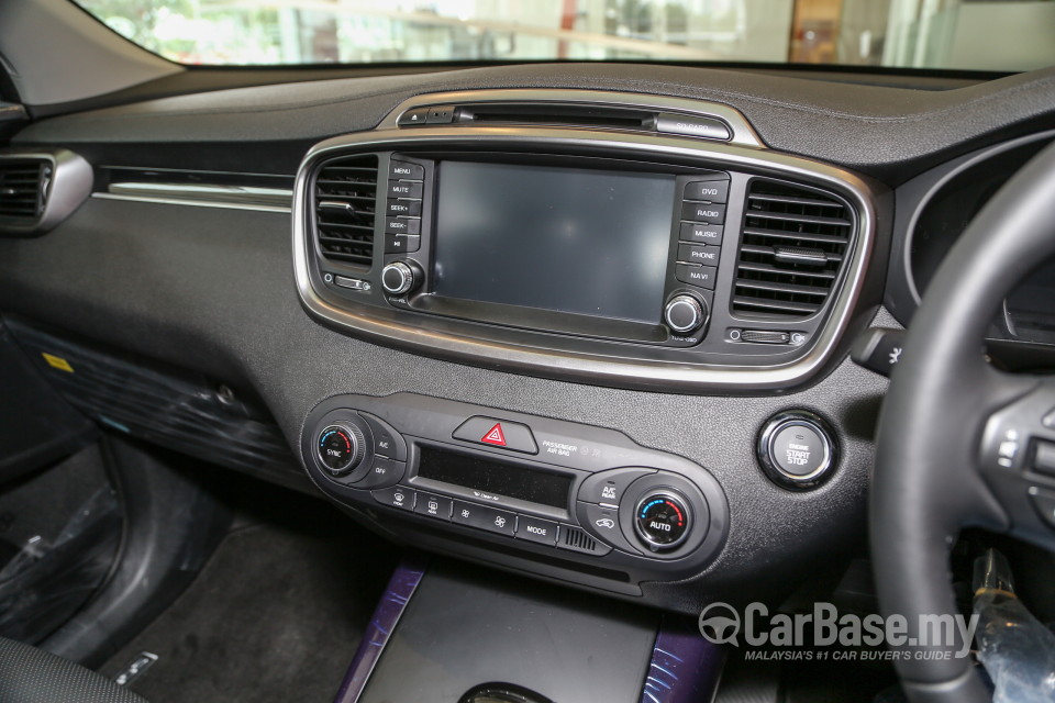 Kia Sorento UM (2016) Interior