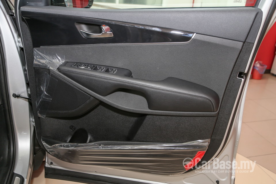 Kia Sorento UM (2016) Interior