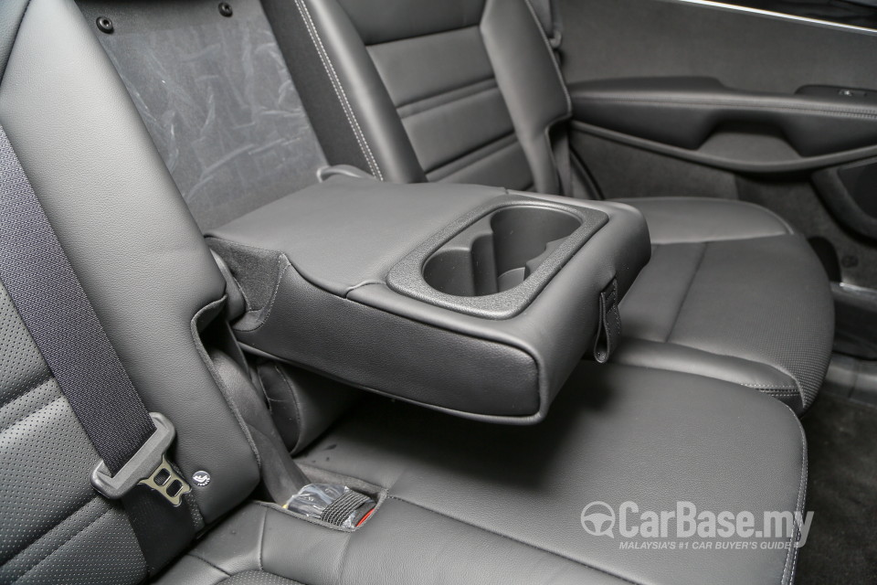 Kia Sorento UM (2016) Interior