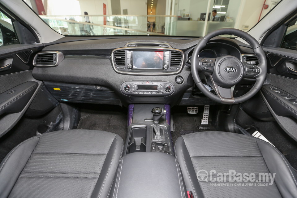 Kia Sorento UM (2016) Interior